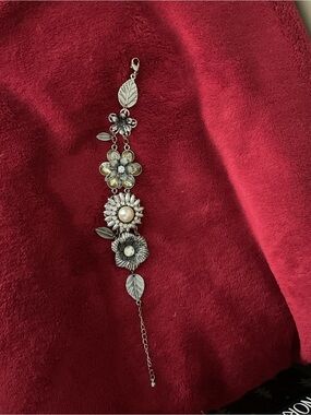 Silver Floral Pendant Necklace for Women
